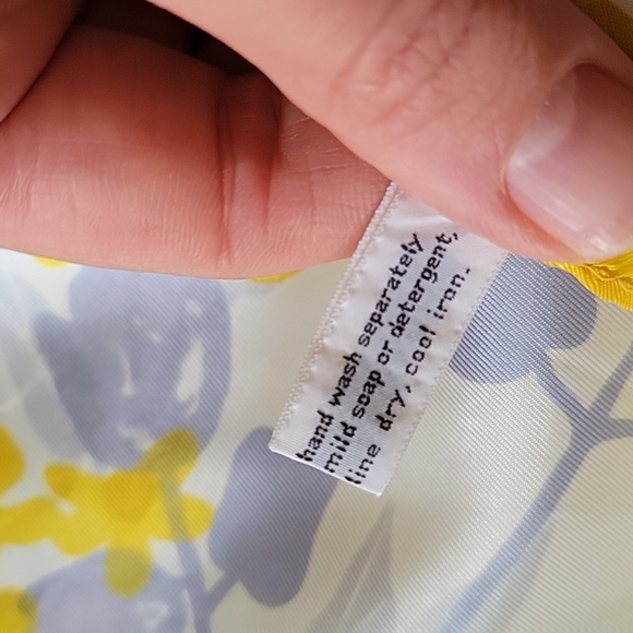 Vintage Vera Scarf - Picture 6 of 8